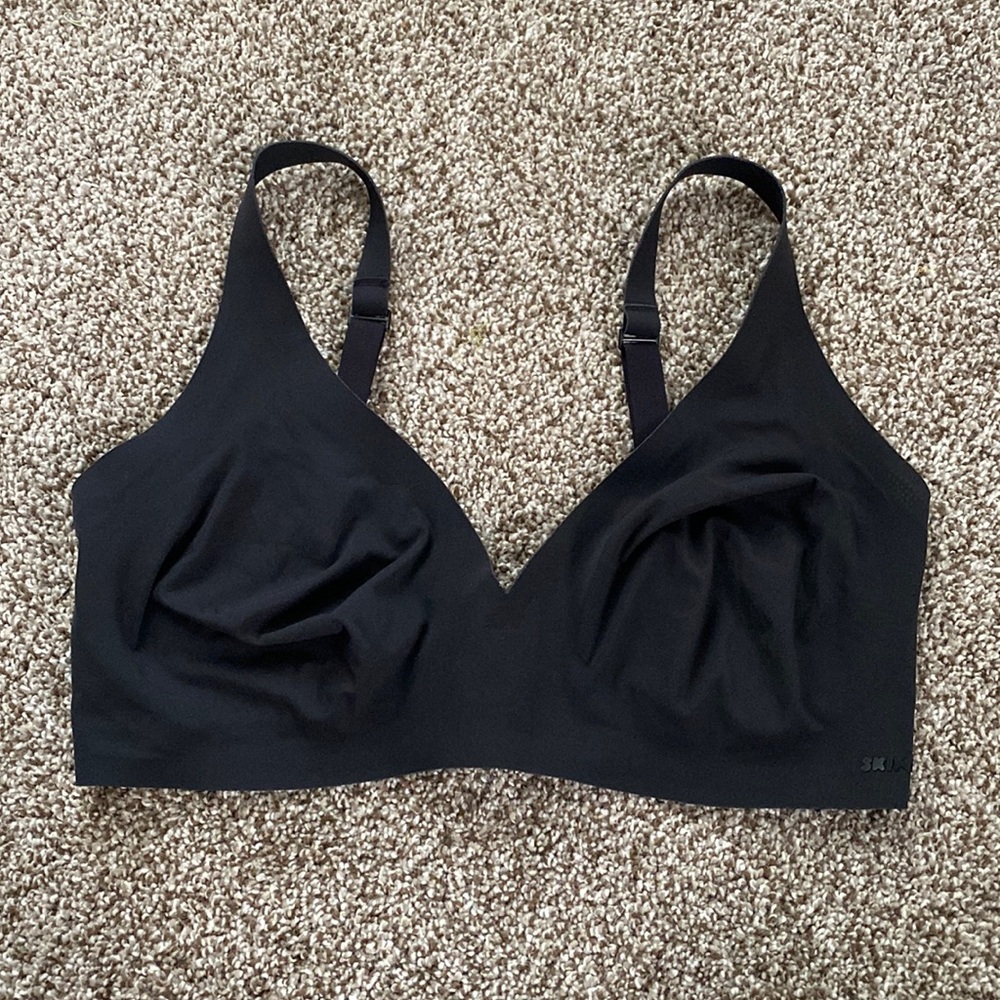 Skims Naked Plunge Bra M-DD